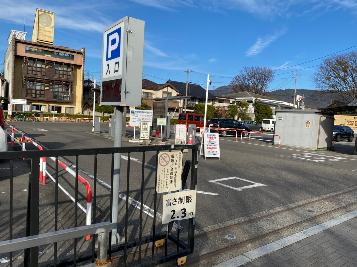 松本城の駐車場